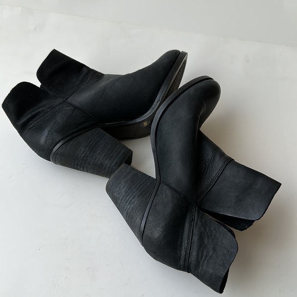 Vince Camuto Boots - Picture 3 of 6